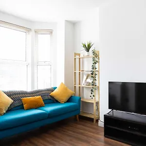 Apartment - 3 Bed Cosy Terrace - Hip And Trendy Ormeau Road, Belfast